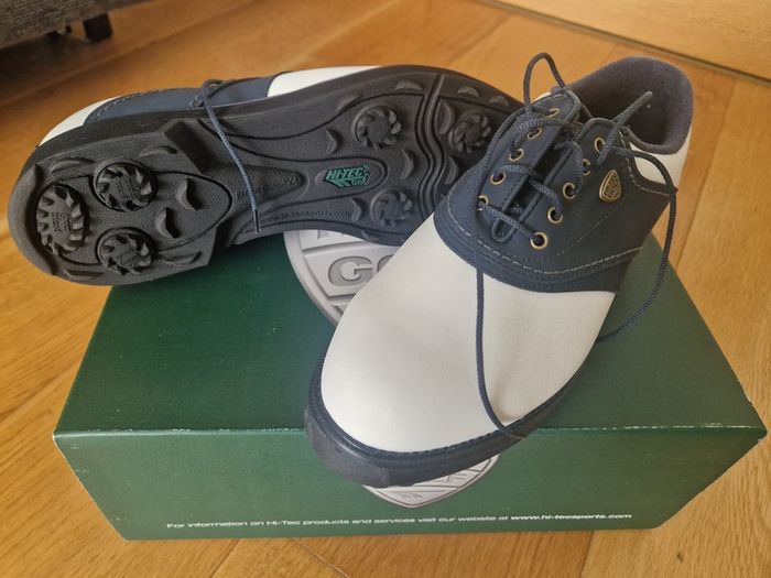 Ladies golf shoes size 6 (new)