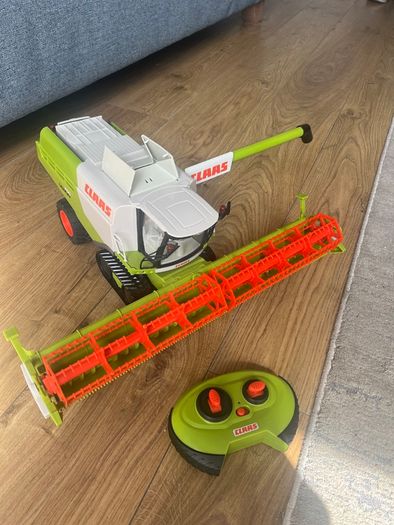 KLAAS remote control Combine Harvester