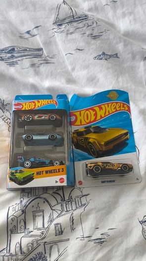 Hot Wheels Die-Cast Cars Bundle (Set of 4 Cars - Brand New / Sealed)