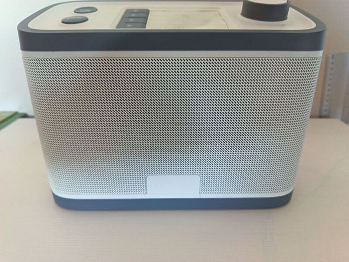 Relish Radio and Music Player (DAB, FM Radio & USB)