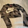 Nike long sleeve cropped shirt Image 2
