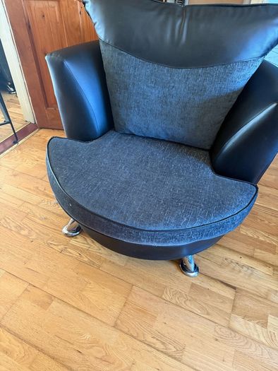 Free Swivel chair