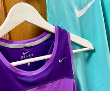 Woman's Nike Size Small Duo