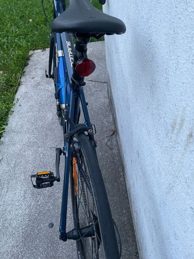 Trek Domane AL 2 Road Bike Excellent Condition with accessories