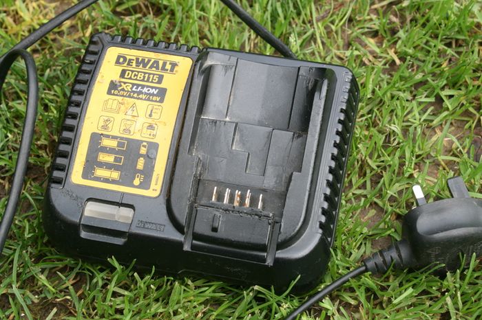 Dewalt DCB115 10.8-18v XR Lithium ION Battery Charger
