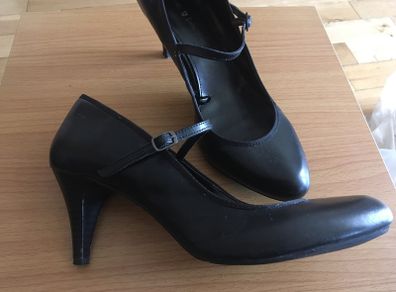 Ladies shoes