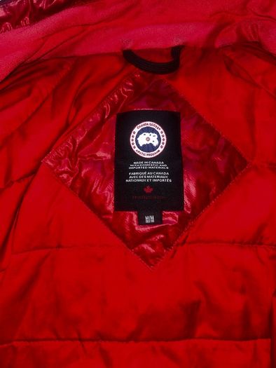 Red Canada Goose Gillet + Dsqaured Cap