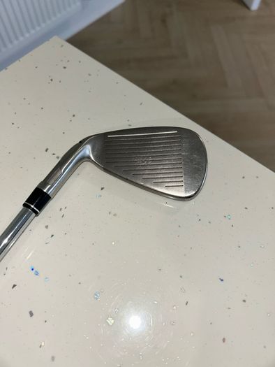 Taylormade SIM2 Max Irons 5-PW - KBS Max MT85 R flex shafts - Excellent Condition