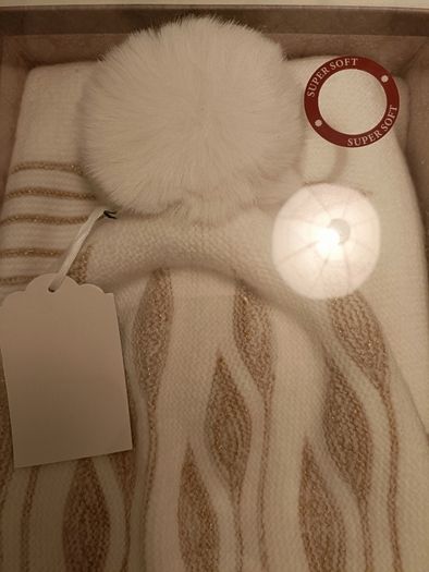 Women/Girl Winter Hat and Scarf Set