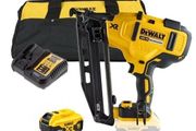 DeWalt Brushless 18v 2nd Fix Nail Gun Kit - New