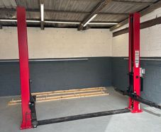 Pacini 2 Post 4 Ton car / van Lift