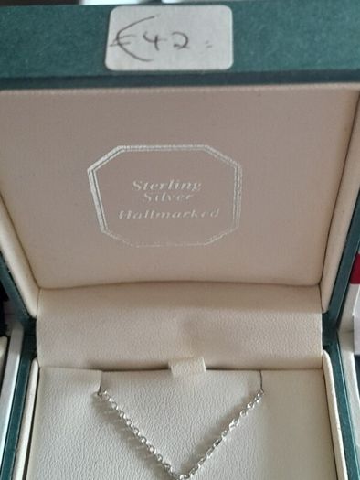 ladies silver chain and pendant