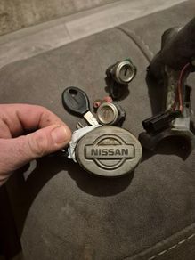 skyline r33 lock set and emblem