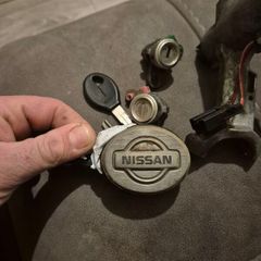 skyline r33 lock set and emblem