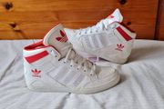 2011 adidas hardcourt hi tops Size 6 eu 40 white/red leather in excellent condition