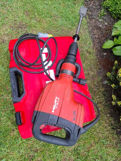 Hilti Breaker