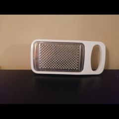 Mini grater hardly used