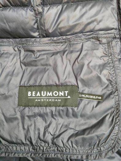 Beaumont Amsterdam ladies down light weight puffer jacket  Size Small 38 EU Full zip 2 zip pockets  Great winter jacket  Measurements in the photos