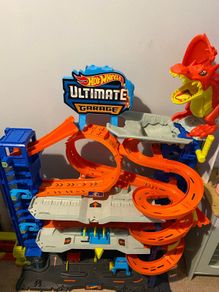 Hot wheels city ultimate garage multi Level play set
