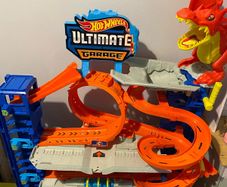 Hot wheels city ultimate garage multi Level play set