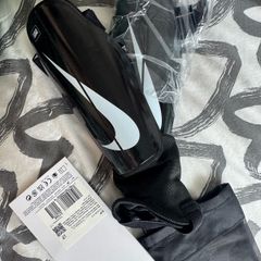 Nike Charge Shin Guards (Size Small) Brand New with Bag