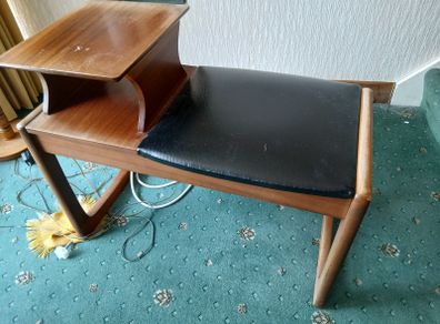 Telephone hall seat