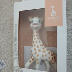 New giraffe Sophie