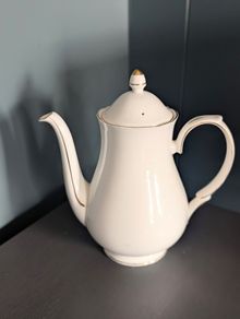 White and gold porcelain coffee pot