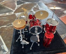 Miniature drum kit set with protective dome