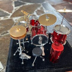 Miniature drum kit set with protective dome