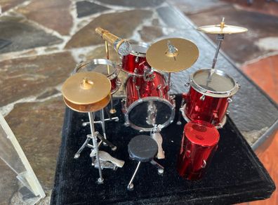 Miniature drum kit set with protective dome