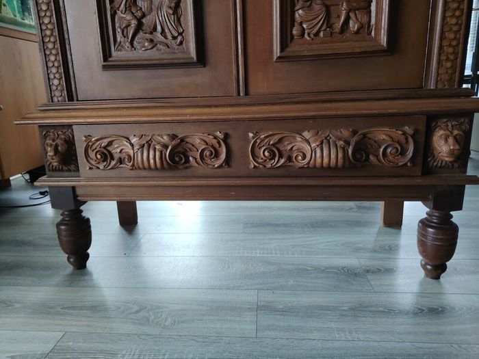 Beautiful antique oak cabinet