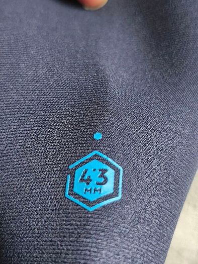 BNWT Decathlon kids 4/3 neoprene wetsuit