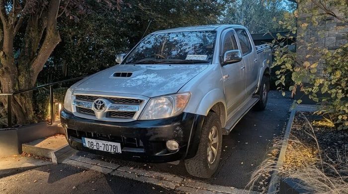 Toyota Hilux 3.0 D-4D Automatic Crew Cab CVRT 4/27