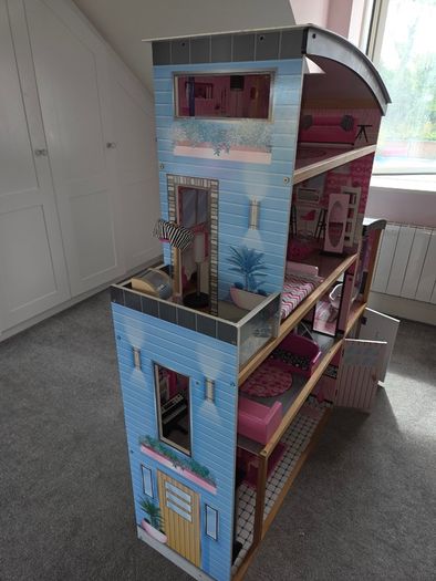 Barbie dreamhouse