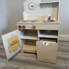 wood toy kitchen