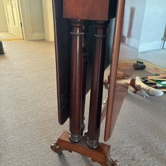 beautiful drop leaf mahogany