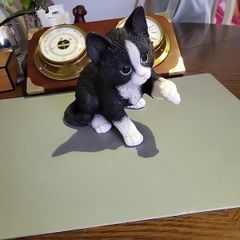 Cat ornament by hot ant