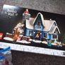 LEGO Christmas Winter Set 10293 Image 3