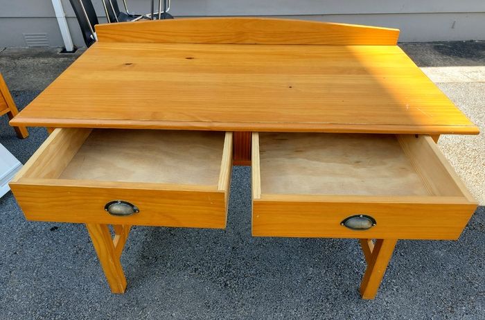 Desk