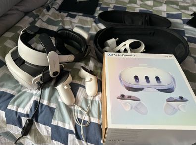 Meta quest 3 128gb VR headset with accessories