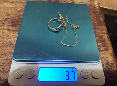 9ct Gold selling as scrap