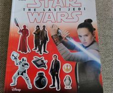 Star Wars The Last Jedi Disney Ultimate Sticker Book more than 1000 Stickers 2017 new and never used and FREE STANDARD POSTAGE INCLUDED