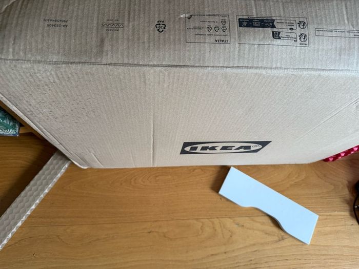 IKEA chest of drawers with DEFECT