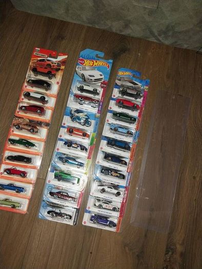 Hotwheels And Matchbox Long and Short Card Protecters Organizers Display Wall Holders