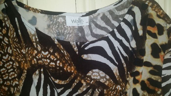 Wallis Petite leopard print top size UK12/14 EU40/42 Postage included