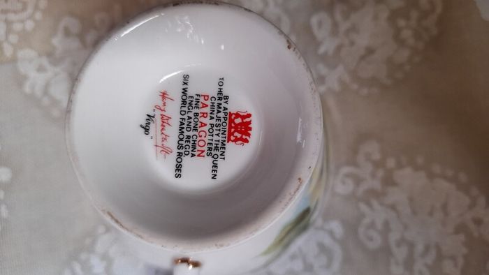 Vintage  Paragon "Six World Famous Rose" tea trios