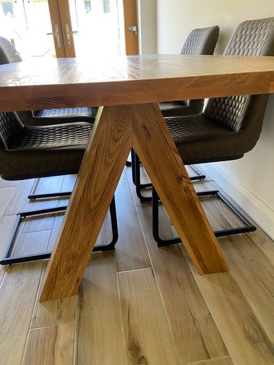 oak dining table
