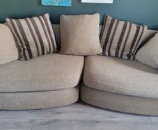 2 x 4 seater couch (sofa)