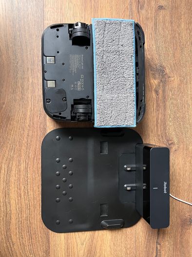 iRobot Braava jet m6 Smart Robot Mop + Accessories